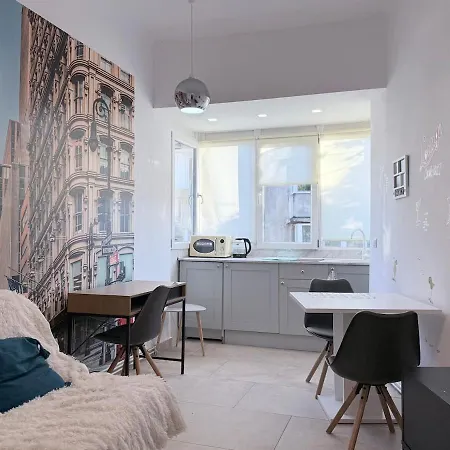 Quiet Near Park With Garden View Apartment